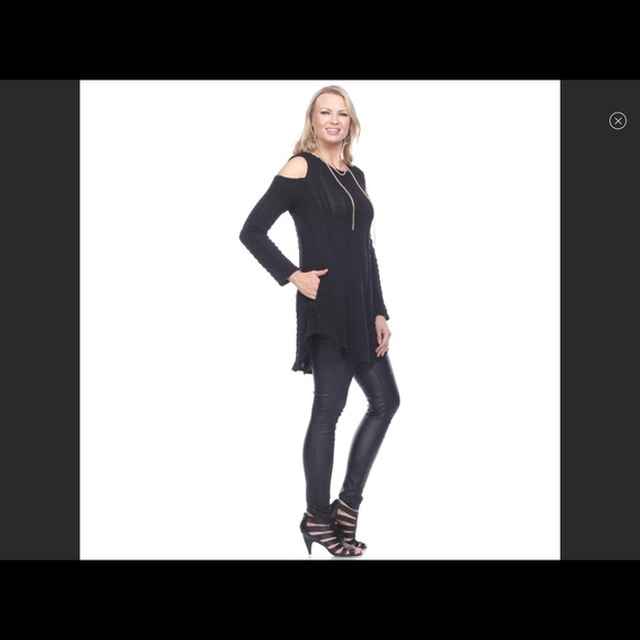 Sexy Black cold shoulder cable knit sweater with pockets! NWT - Picture 4 of 7